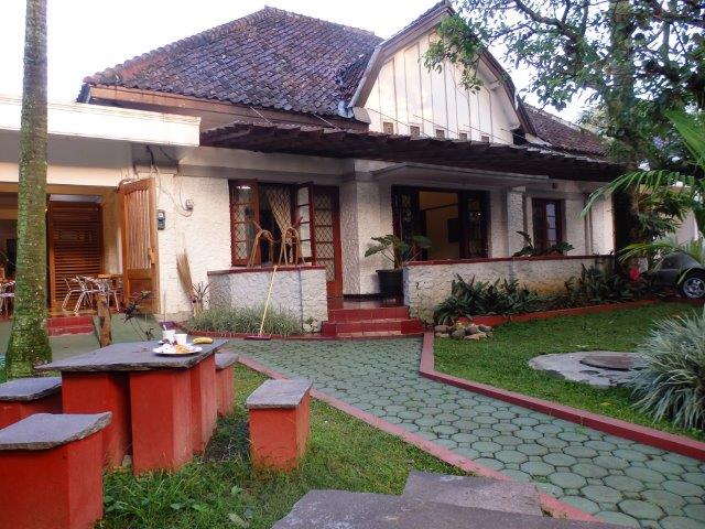 10 Rekomendasi Guest House Murah di Bandung Mulai Rp.144.992 Penginapan Yang Aman dan Nyaman 7 10 Rekomendasi Guest House Murah di Bandung Mulai Rp.144.992 Penginapan Yang Aman dan Nyaman 7