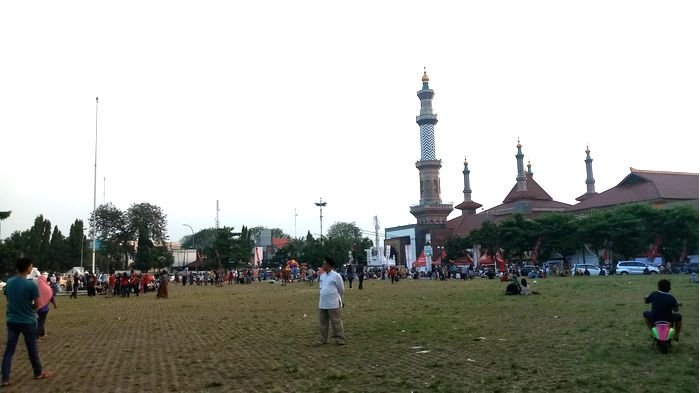 Tempat Ngabuburit di Wilayah Cirebon Yang Ramai, Bisa Dikunjungi Bersama Keluarga Atau Teman 2 Tempat Ngabuburit di Wilayah Cirebon Yang Ramai, Bisa Dikunjungi Bersama Keluarga Atau Teman 2