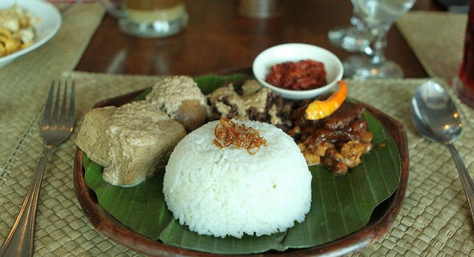 Jangan Ngaku Anak Bangsa Sejati, Kalau Belom Cobain 10 Gudeg Enak di Jakarta Ini! 3 Jangan Ngaku Anak Bangsa Sejati, Kalau Belom Cobain 10 Gudeg Enak di Jakarta Ini! 3
