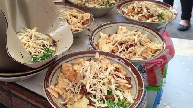 Cobain Bubur Ayam Yang Enak dan Murah di Jogja, Simak Rekomendasi Daftar Berikut Ini! 8 Cobain Bubur Ayam Yang Enak dan Murah di Jogja, Simak Rekomendasi Daftar Berikut Ini! 8