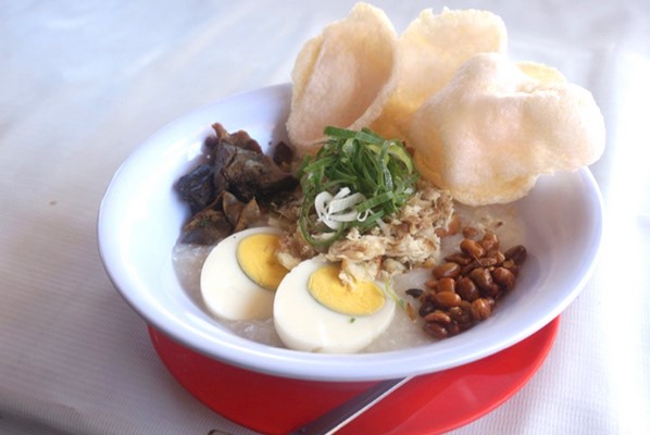 Termaknyus! Daftar Bubur Ayam Yang Recommended di Makassar 2 Termaknyus! Daftar Bubur Ayam Yang Recommended di Makassar 2