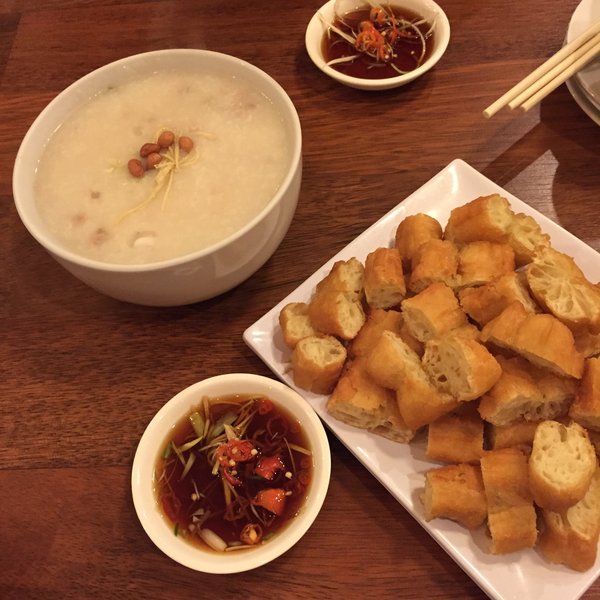 Termaknyus! Daftar Bubur Ayam Yang Recommended di Makassar 7 Termaknyus! Daftar Bubur Ayam Yang Recommended di Makassar 7