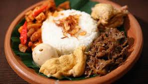 Nggak Nyangka! Hanya Dengan 10 Ribu Saja, Bisa Makan Gudeg Enak di Solo! 3