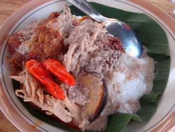 Nggak Nyangka! Hanya Dengan 10 Ribu Saja, Bisa Makan Gudeg Enak di Solo! 7
