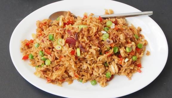Cobain Yuk! Kedai Nasi Goreng di Solo Yang Lezat dan Murah 9