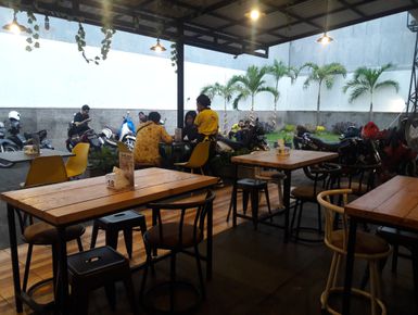 10 Daftar Pilihan Cafe Murah di Daerah Surabaya Ini Wajib Masuk Ke Dalam Weekend Listmu! 5