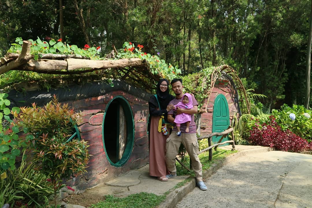 Berpetualang Ke Rumah House The Hobbit 1