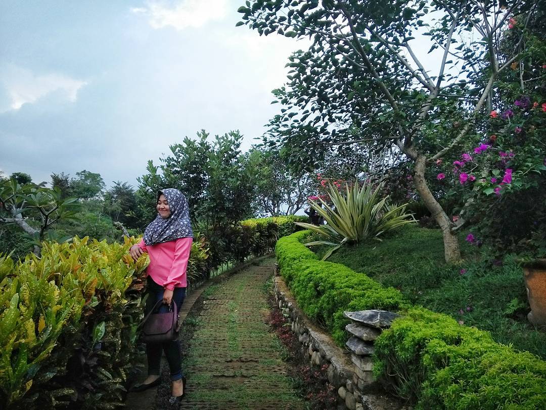 Banyak Spot Foto di Taman The Le Hu Garden 6 Banyak Spot Foto di Taman The Le Hu Garden 6