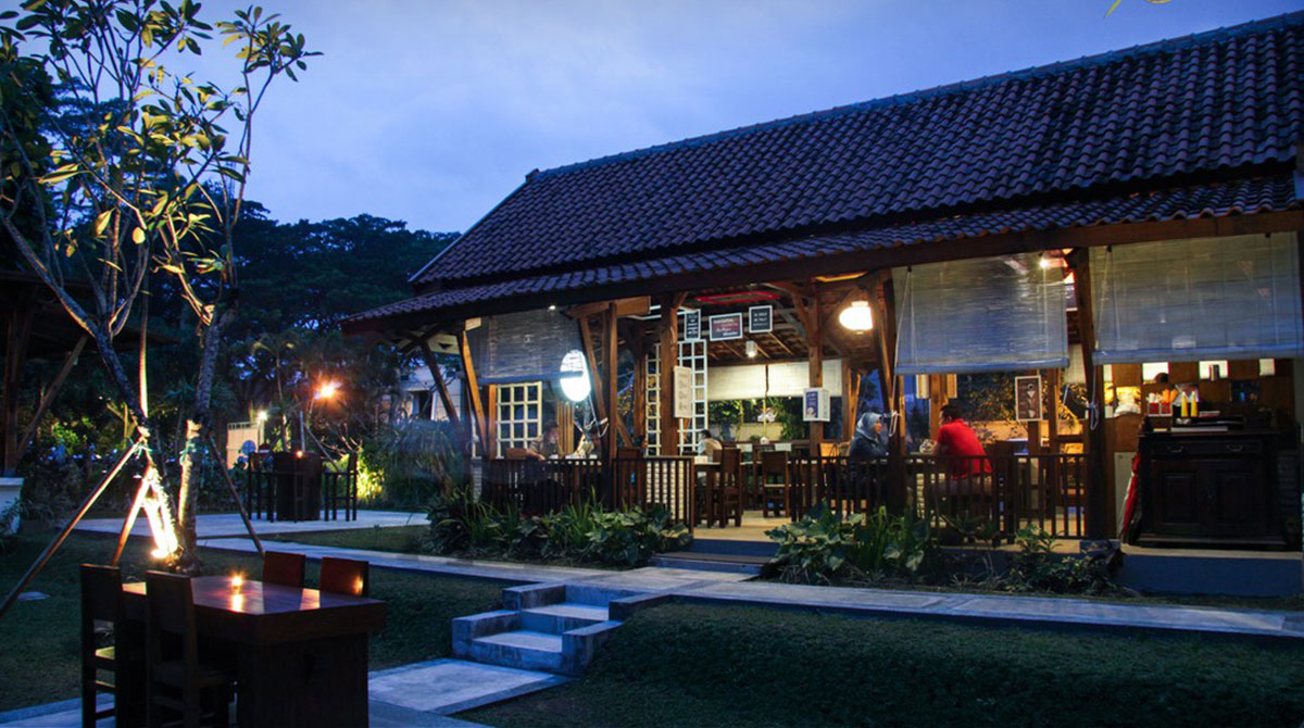 10 Daftar Pilihan Tempat Ngedate di Daerah Malang Dengan Suasana Cafe Yang Romantis 2