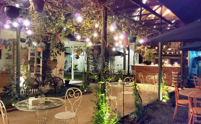 10 Rekomendasi Cafe Paling Hits di Daerah Malang, Bikin Nongkrong Makin Seru dan Lupa Pulang! 2