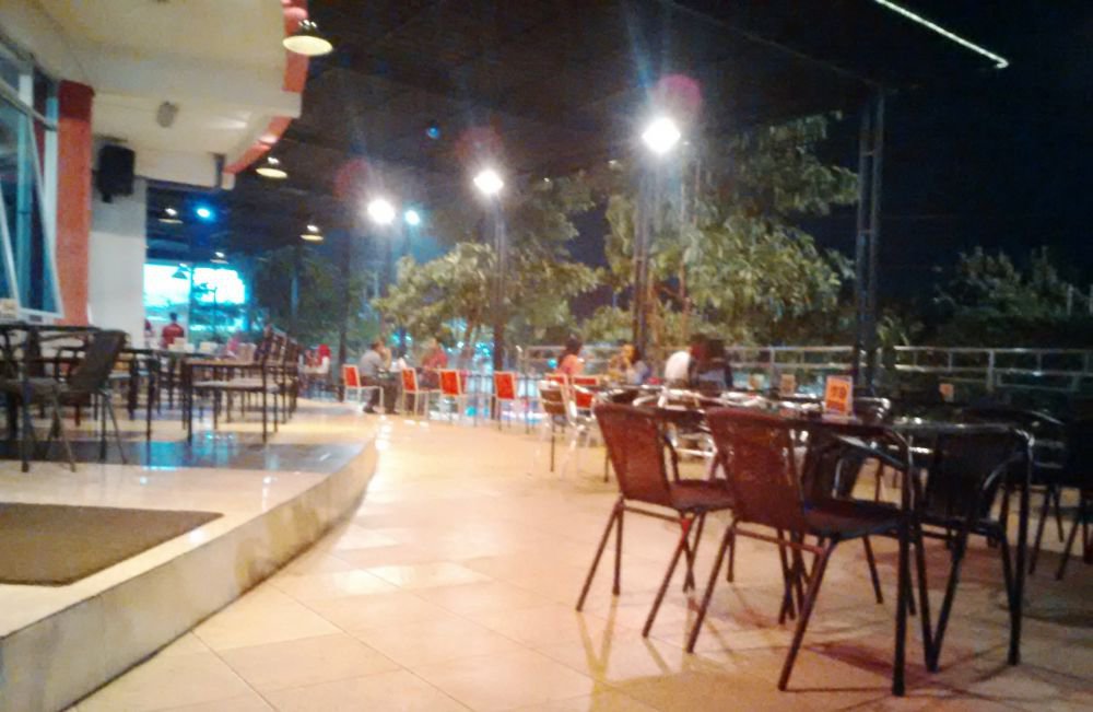 10 Rekomendasi Cafe 24 Jam di Semarang Ini Bisa Menghilangkan Rasa Bosanmu Dalam Sekejap! 4 10 Rekomendasi Cafe 24 Jam di Semarang Ini Bisa Menghilangkan Rasa Bosanmu Dalam Sekejap! 4