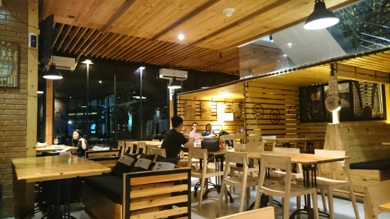10 Rekomendasi Cafe Yang Sangat Kece di Daerah Semarang Untuk Dinner Romantis Bersama Pasangan 9