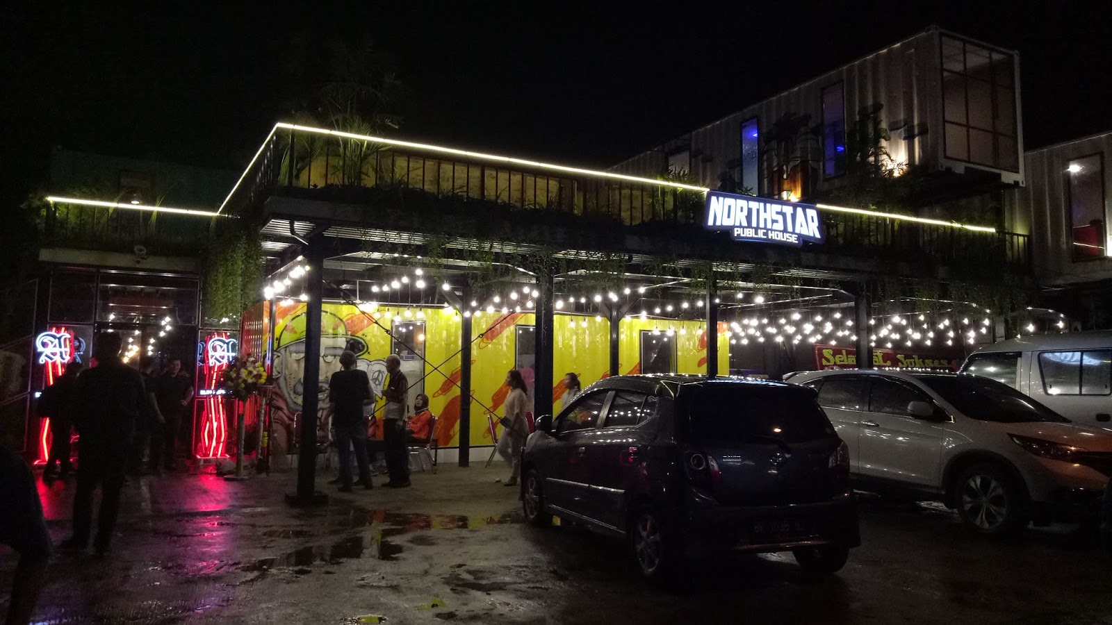 10 Daftar Pilihan Cafe Paling Murah di Daerah Medan Yang Cocok Kalian Kunjungi Bareng Keluarga 10 10 Daftar Pilihan Cafe Paling Murah di Daerah Medan Yang Cocok Kalian Kunjungi Bareng Keluarga 10