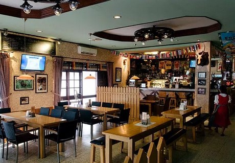 10 Rekomendasi Tempat Hangout Rame-Rame Saat Weekend di Daerah Medan Ini Bikin Kalian Betah Nongkrong 5 10 Rekomendasi Tempat Hangout Rame-Rame Saat Weekend di Daerah Medan Ini Bikin Kalian Betah Nongkrong 5