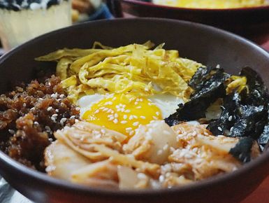 10 Rekomendasi Cafe Hits di Daerah Surabaya Yang Harus Masuk Daftar List Tempat Nongkrong Kamu! 10 10 Rekomendasi Cafe Hits di Daerah Surabaya Yang Harus Masuk Daftar List Tempat Nongkrong Kamu! 10