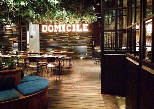 10 Daftar Pilihan Cafe Paling Romantis di Surabaya Yang Cocok Banget Untuk Dinner Bersama Pasangan 5