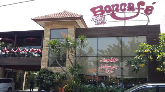 10 Rekomendasi Cafe Dengan Keunikan Yang Bikin Momen Hangoutmu di Surabaya Semakin Seru dan Betah! 3