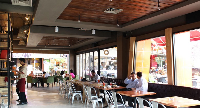 10 Daftar Pilihan Tempat Nongkrong Asik 24 Jam Daerah Surabaya Ini Bisa Bikin Lupa Pulang! 5