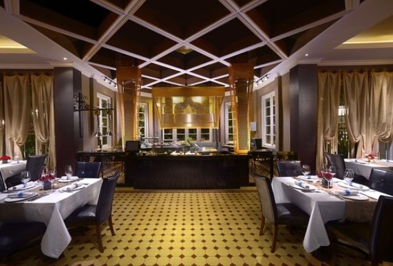 10 Daftar Pilihan Cafe Paling Romantis di Surabaya Yang Cocok Banget Untuk Dinner Bersama Pasangan 7