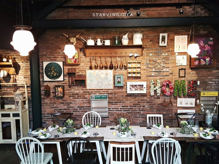 10 Rekomendasi Cafe Dengan Keunikan Yang Bikin Momen Hangoutmu di Surabaya Semakin Seru dan Betah! 7