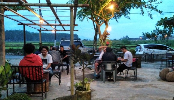 7 Tempat Ngabuburit di Daerah Jember Yang Bagus dan Keren, Simak Daftar Pilihan Berikut Ini! 7 7 Tempat Ngabuburit di Daerah Jember Yang Bagus dan Keren, Simak Daftar Pilihan Berikut Ini! 7