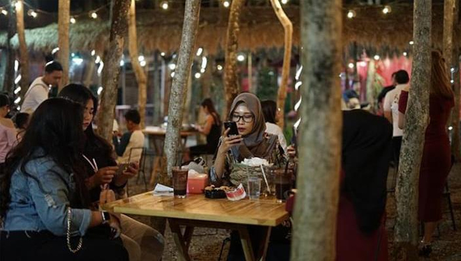 10 Referensi Cafe 24 Jam di Daerah Malang Yang Cocok Kalian Kunjungi Saat Ingin Begadang 1 10 Referensi Cafe 24 Jam di Daerah Malang Yang Cocok Kalian Kunjungi Saat Ingin Begadang 1