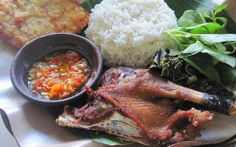 20 Tempat Makan di Bekasi Ini Wajib Dicoba Bareng Orang Tersayang dan Adakah Permainan Anak? 16