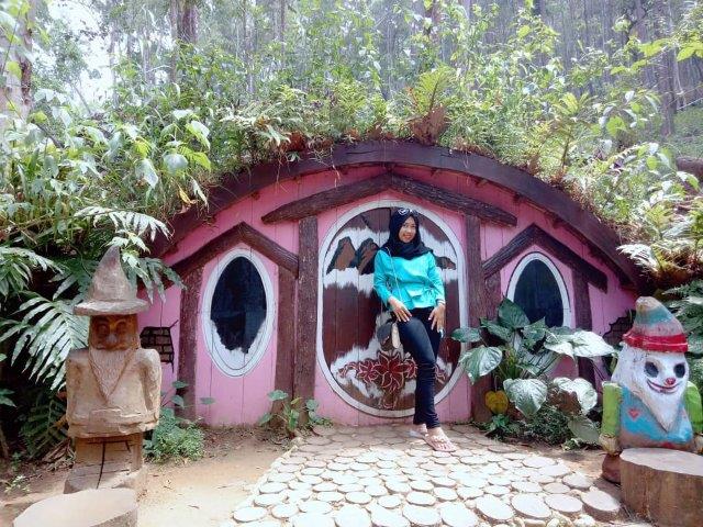Rumah Hobbit Cangkringan dan Bantul 1
