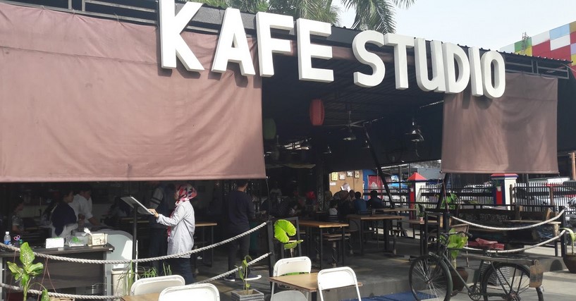 Cari Tempat Tongkrongan 24 Jam Daerah Makassar? Nih 10 Daftar Pilihan Cafe Yang Sangat Kece! 1