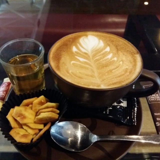 Cari Tempat Tongkrongan 24 Jam Daerah Makassar? Nih 10 Daftar Pilihan Cafe Yang Sangat Kece! 5