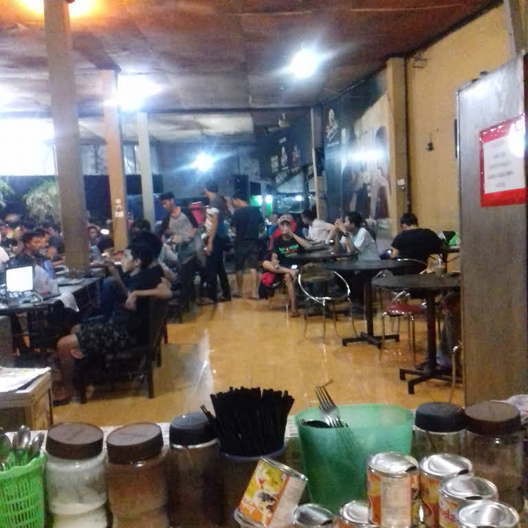 Cari Tempat Tongkrongan 24 Jam Daerah Makassar? Nih 10 Daftar Pilihan Cafe Yang Sangat Kece! 6