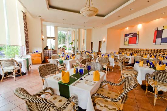 Cari Tempat Tongkrongan 24 Jam Daerah Makassar? Nih 10 Daftar Pilihan Cafe Yang Sangat Kece! 9