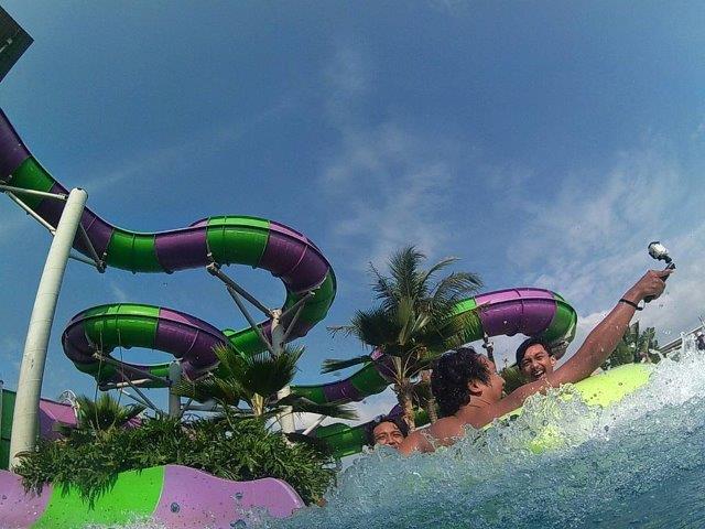 Bermain Air Bersama Keluarga di Go Wet Waterpark 9