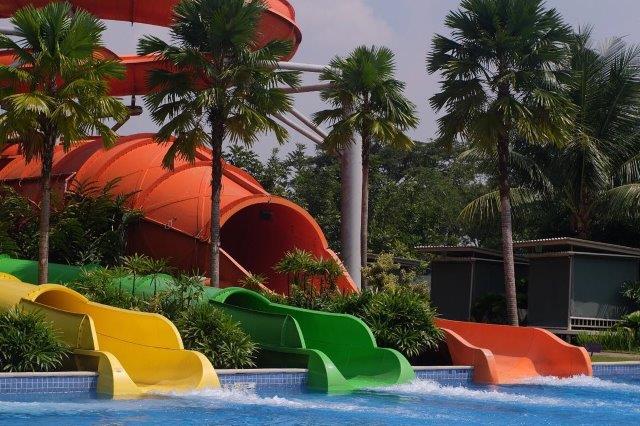 Bermain Air Bersama Keluarga di Go Wet Waterpark 6