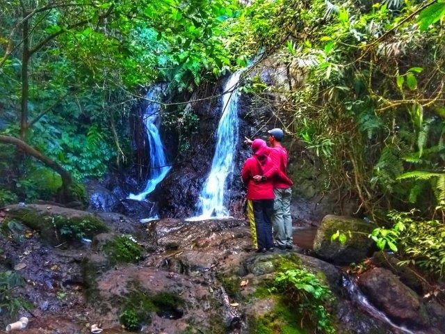 Curug 7 Cilember Bogor, Kalau Mandi Katanya Bikin Awet Muda 3 Curug 7 Cilember Bogor, Kalau Mandi Katanya Bikin Awet Muda 3