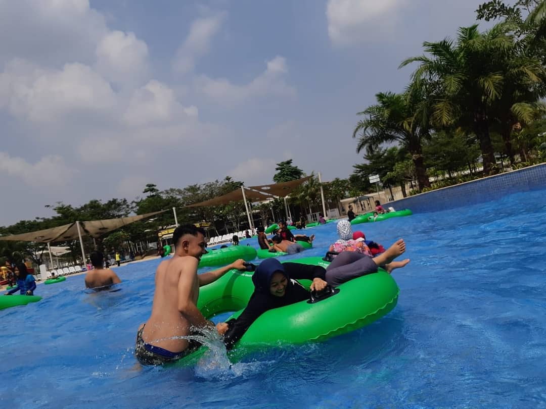 Bermain Air Bersama Keluarga di Go Wet Waterpark 2