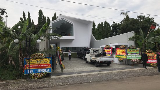 Ngopi Cantik di Daerah Bogor? Berikut Ini 10 Rekomendasi Tempat Coffeeshop Terbaiknya dan Bikin Nyaman 3 Ngopi Cantik di Daerah Bogor? Berikut Ini 10 Rekomendasi Tempat Coffeeshop Terbaiknya dan Bikin Nyaman 3