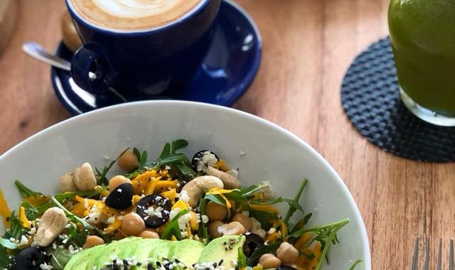 10 Referensi Cafe Murah Yang Wajib Kalian Kunjungi Saat Menghabiskan Akhir Pekan di Daerah Bali 3 10 Referensi Cafe Murah Yang Wajib Kalian Kunjungi Saat Menghabiskan Akhir Pekan di Daerah Bali 3