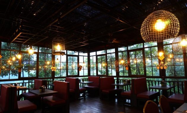 10 Rekomendasi Cafe Cantik di Daerah Bogor Dengan Nuansa Yang Romantis, Ajak Pasangan Dinner Yuk! 5 10 Rekomendasi Cafe Cantik di Daerah Bogor Dengan Nuansa Yang Romantis, Ajak Pasangan Dinner Yuk! 4