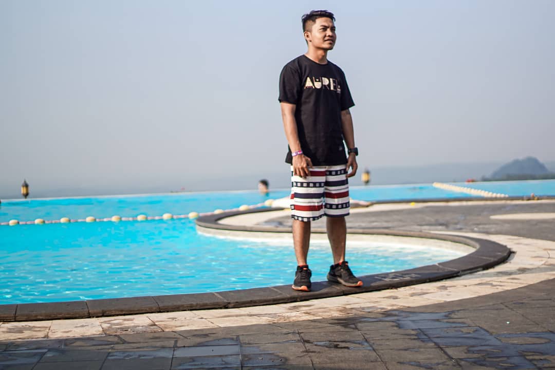 Resort Giri Tirta Kahuripan, Kolam Renangnya Bagus Banget! 2