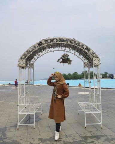 Resort Giri Tirta Kahuripan, Kolam Renangnya Bagus Banget! 7