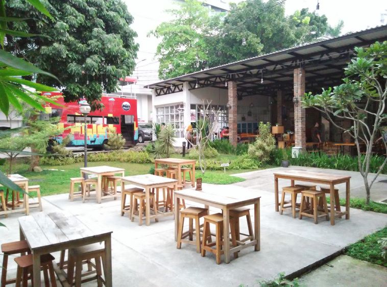 10 Cafe Instagramable Di Bogor Yang Asik 2020 Dekat Stasiun Kota Tempat Nuansa Alam Jejakpiknik Com