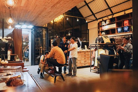 Bingung Cari Tempat Ngopi Enak di Daerah Bali? Simak 10 Referensi Cafe Terbaiknya Disini! 3