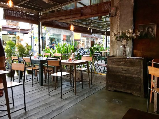 10 Daftar Pilihan Tempat Hangout di Daerah Bali Yang Wajib Kalian Masukkan Dalam Agenda Liburan! 1