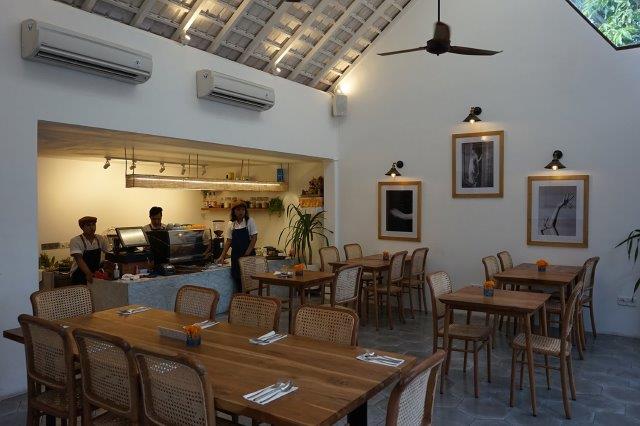 10 Referensi Cafe Murah Yang Wajib Kalian Kunjungi Saat Menghabiskan Akhir Pekan di Daerah Bali 9 10 Referensi Cafe Murah Yang Wajib Kalian Kunjungi Saat Menghabiskan Akhir Pekan di Daerah Bali 9