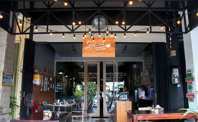 10 Referensi Tempat Nongkrong Malam Hari di Daerah Bali Yang Cocok Untuk Anak Muda Kunjungi! 7 10 Referensi Tempat Nongkrong Malam Hari di Daerah Bali Yang Cocok Untuk Anak Muda Kunjungi! 7