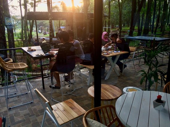 10 Referensi Cafe Instagramable Daerah Bogor Ini Sedang Banyak Diincar Oleh Pemburu Feeds Instagram! 3 10 Referensi Cafe Instagramable Daerah Bogor Ini Sedang Banyak Diincar Oleh Pemburu Feeds Instagram! 3