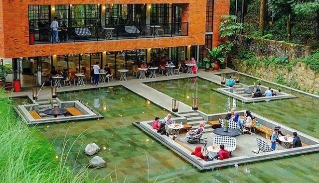10 Rekomendasi Cafe Cantik di Daerah Bogor Dengan Nuansa Yang Romantis, Ajak Pasangan Dinner Yuk! 2