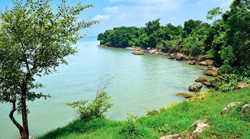 Beberapa Potret Pantai Pasir Putih di Madura Yang Cantik dan Ada Yang Mirip Dengan Hawai 3 Beberapa Potret Pantai Pasir Putih di Madura Yang Cantik dan Ada Yang Mirip Dengan Hawai 3