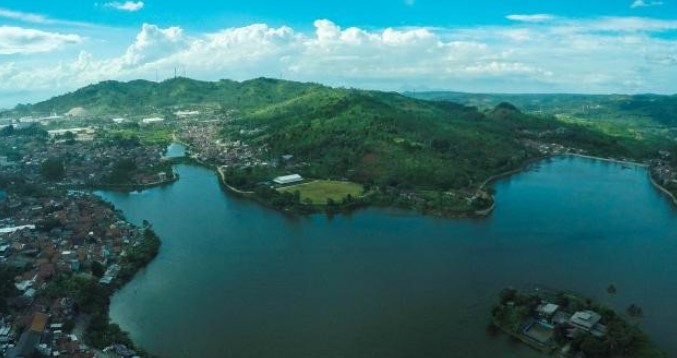 10 Daftar Pilihan Danau Daerah Bandung Yang Sangat Indah dan Cantik Patut Untuk Dikunjungi! 3